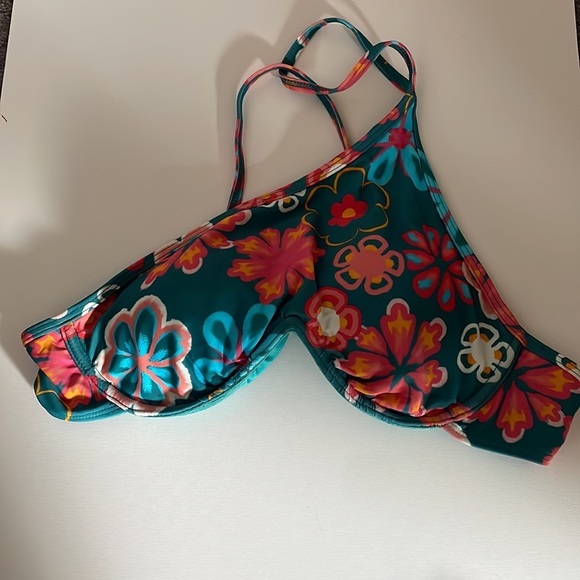 Floral bikini - Picture 3 of 4